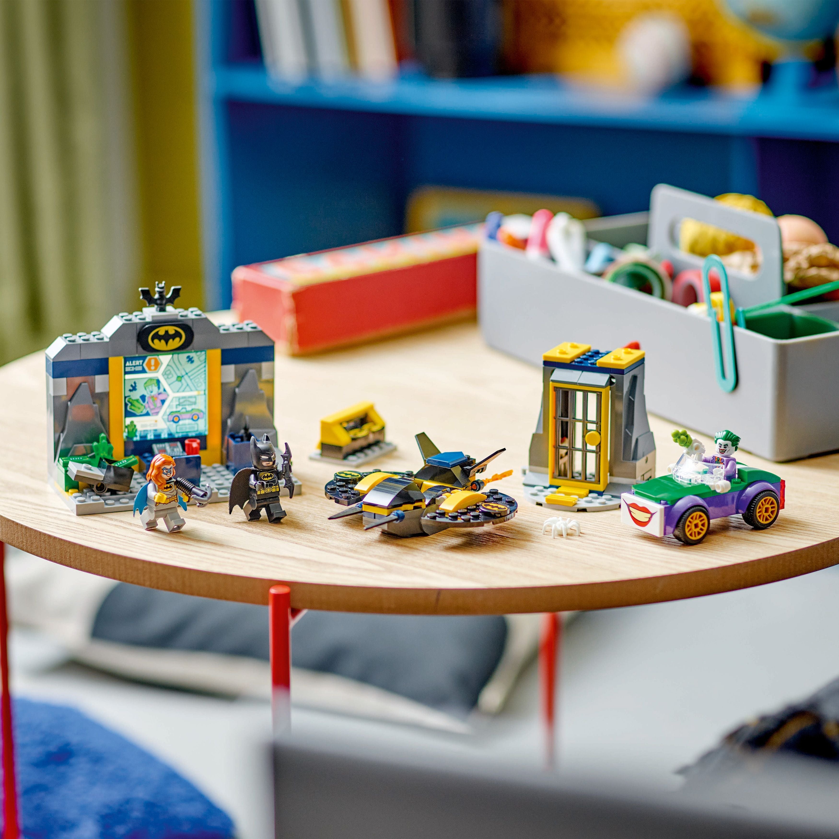 76272 The Batcave™ with Batman™, Batgirl™ and The Joker™