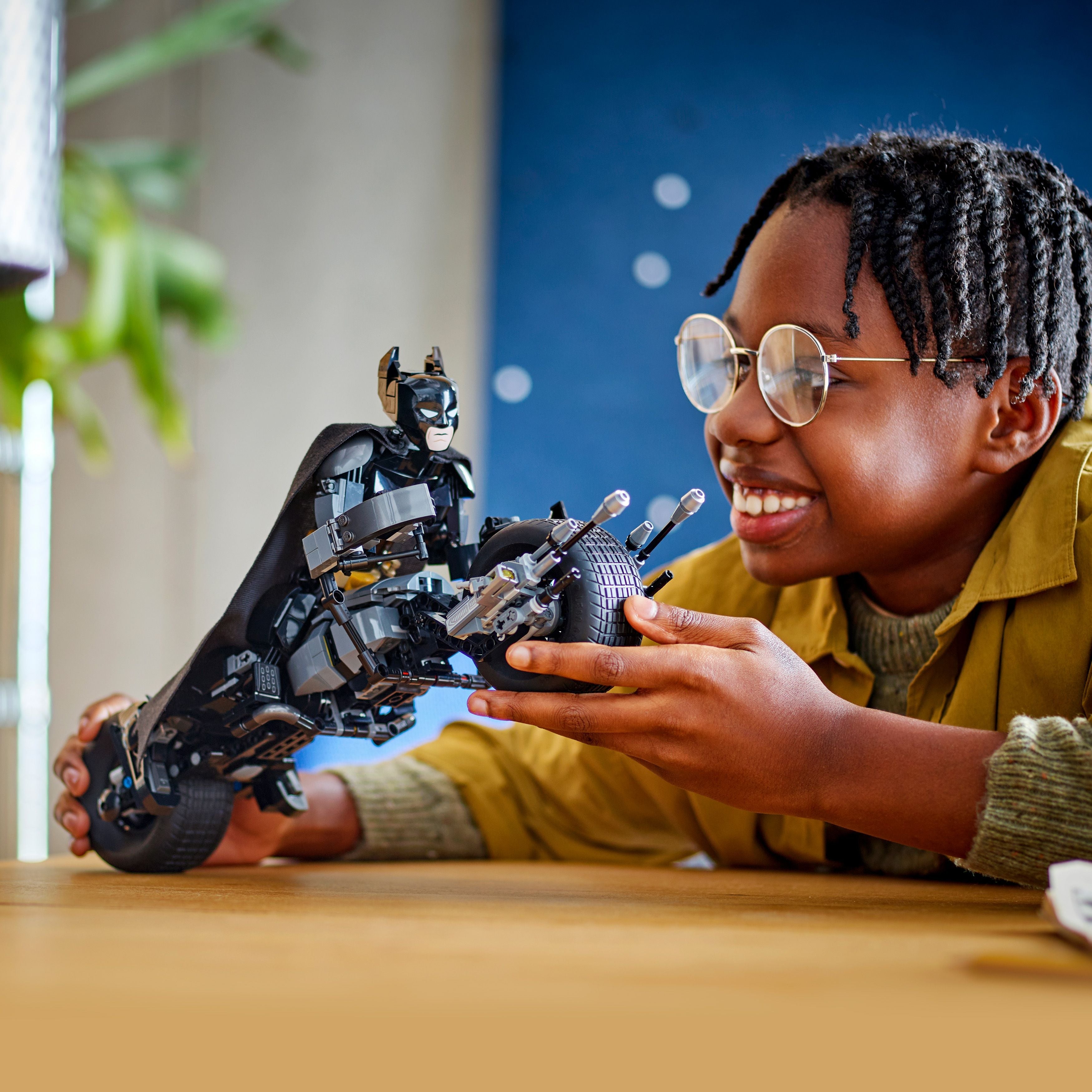 76273 Batman™ Construction Figure and the Bat-Pod Bike