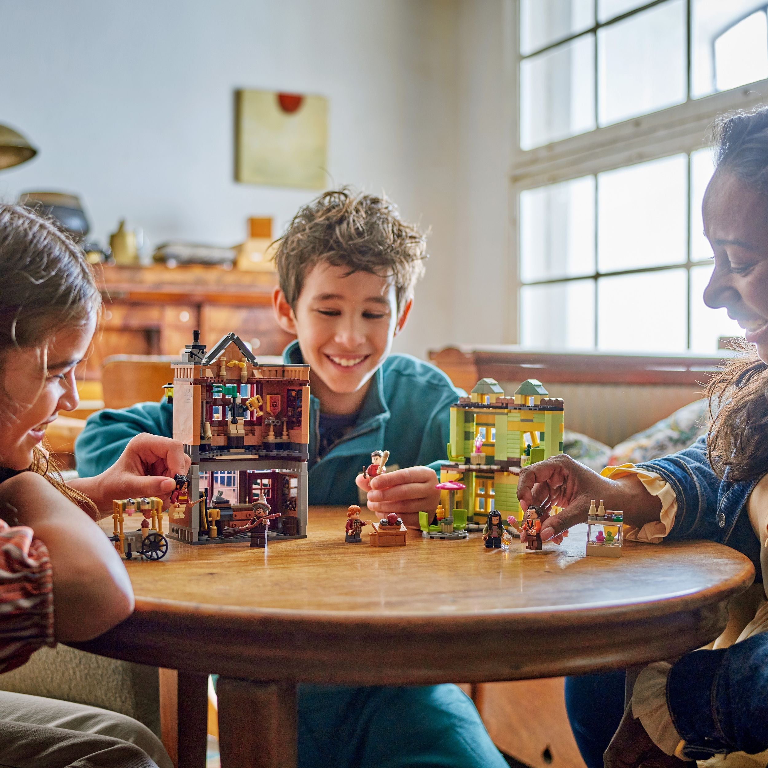 76452 Quality Quidditch Supplies and Ice Cream Parlour