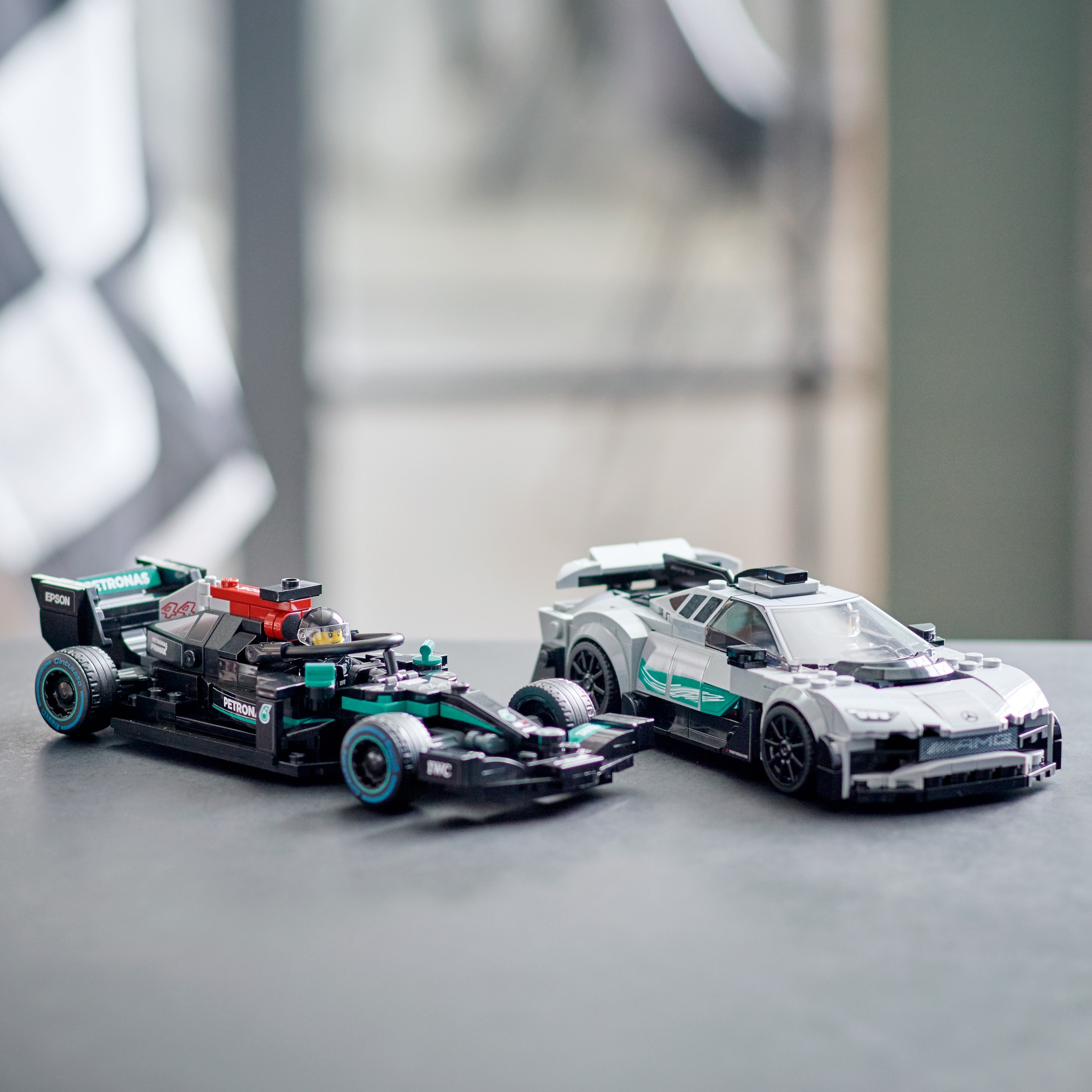76909 Mercedes-AMG F1 W12 E Performance & Mercedes-AMG Project One
